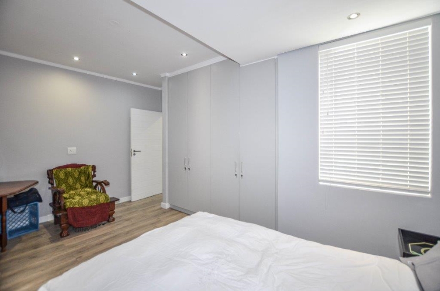 2 Bedroom Property for Sale in Plattekloof Western Cape